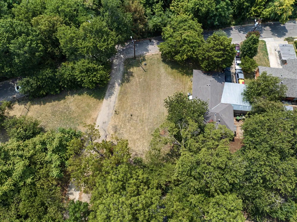 3811 Higgins Avenue Cockrell Hill, TX 75211