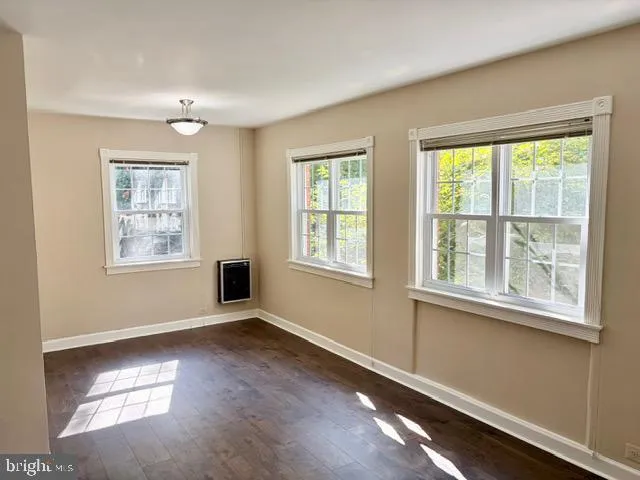 1244 MARTHA CUSTIS DRIVE Alexandria, VA 22302
