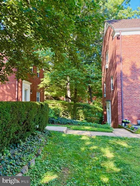 1244 MARTHA CUSTIS DRIVE Alexandria, VA 22302