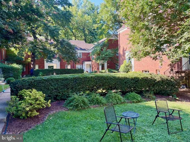 1244 MARTHA CUSTIS DRIVE Alexandria, VA 22302