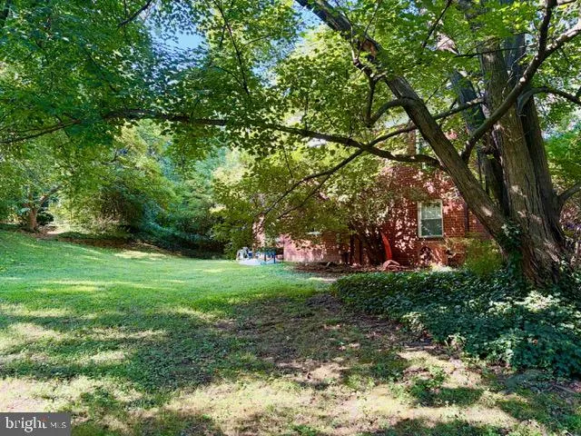 1244 MARTHA CUSTIS DRIVE Alexandria, VA 22302