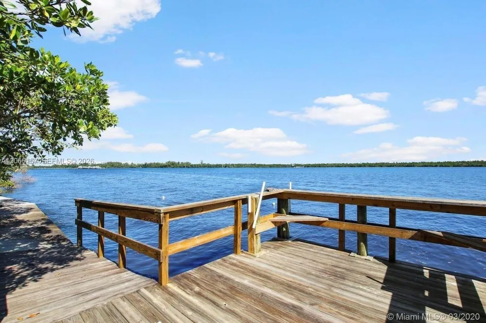 5606 SE Riverboat Dr Stuart, FL 34997