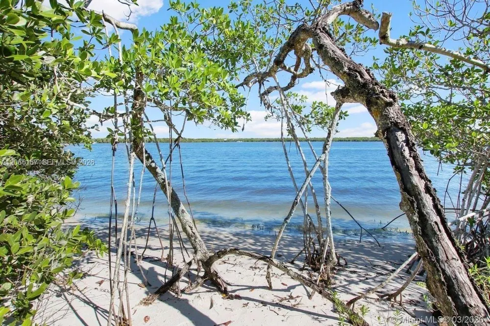 5606 SE Riverboat Dr Stuart, FL 34997
