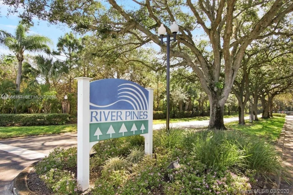 5606 SE Riverboat Dr Stuart, FL 34997