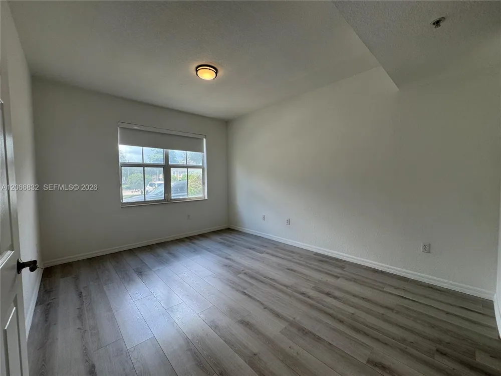 10885 NW 89th Ter #113 Doral, FL 33178