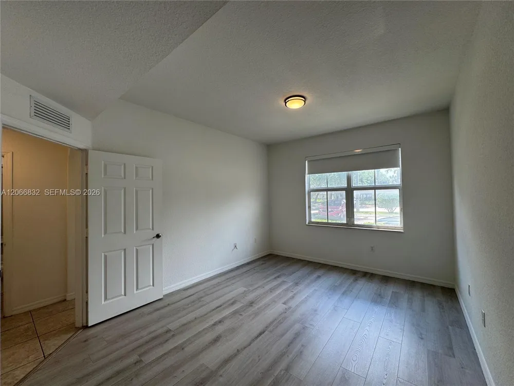 10885 NW 89th Ter #113 Doral, FL 33178