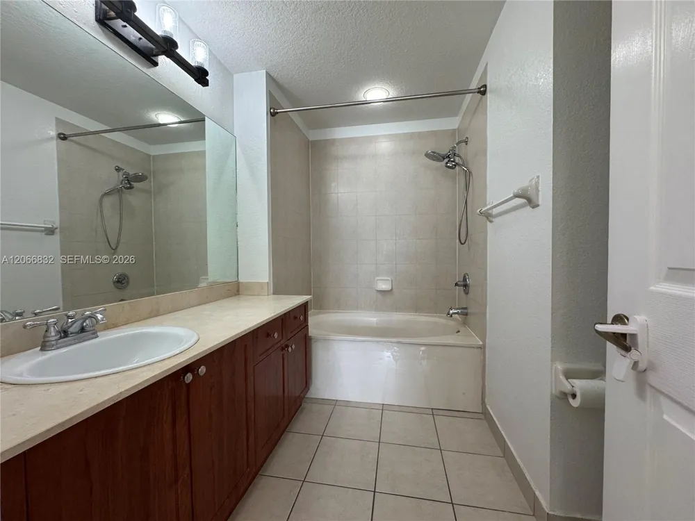 10885 NW 89th Ter #113 Doral, FL 33178