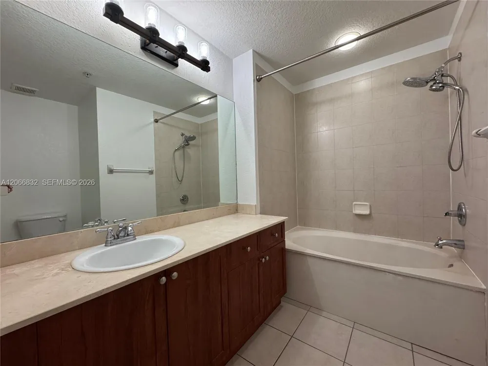 10885 NW 89th Ter #113 Doral, FL 33178