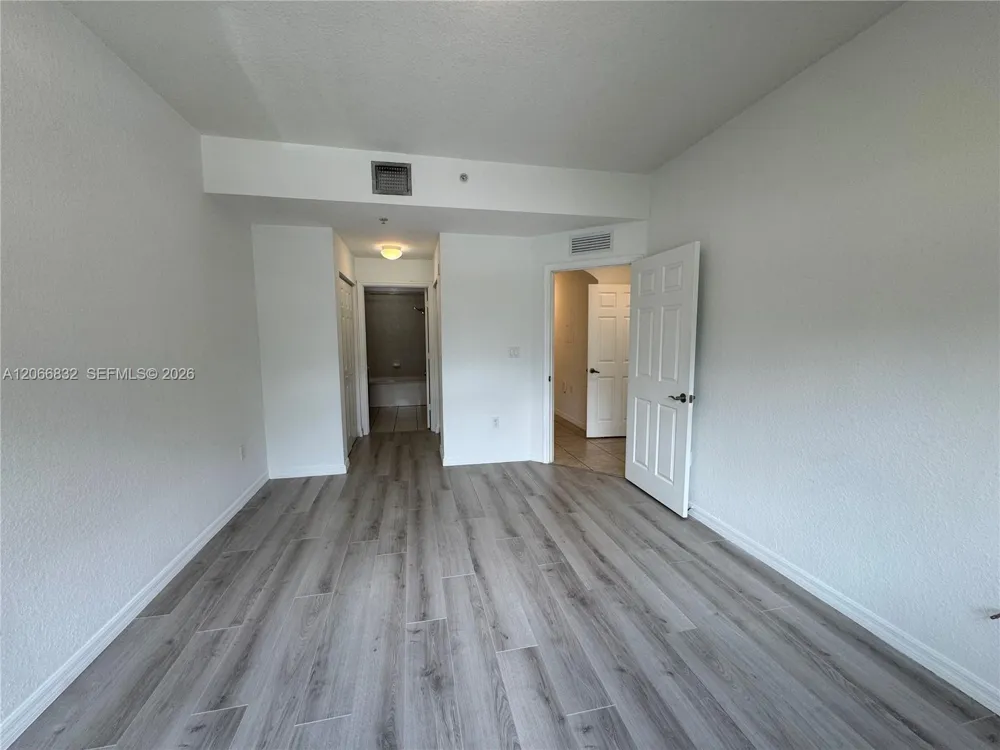 10885 NW 89th Ter #113 Doral, FL 33178