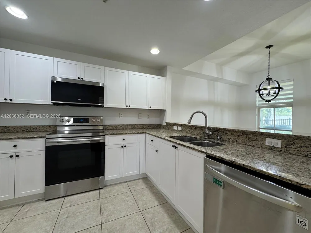 10885 NW 89th Ter #113 Doral, FL 33178