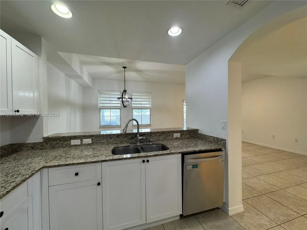 10885 NW 89th Ter #113 Doral, FL 33178