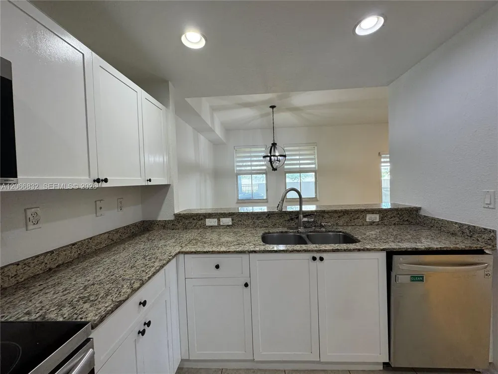 10885 NW 89th Ter #113 Doral, FL 33178