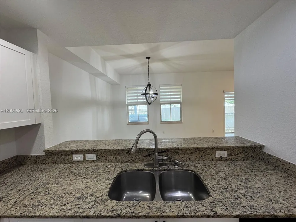 10885 NW 89th Ter #113 Doral, FL 33178