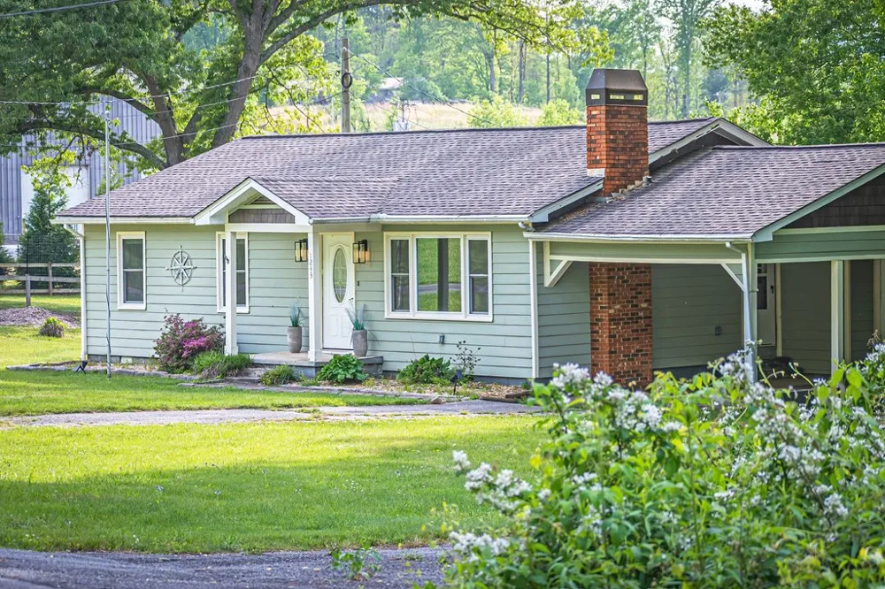 1243 Sycamore Street Young Harris, GA 30582