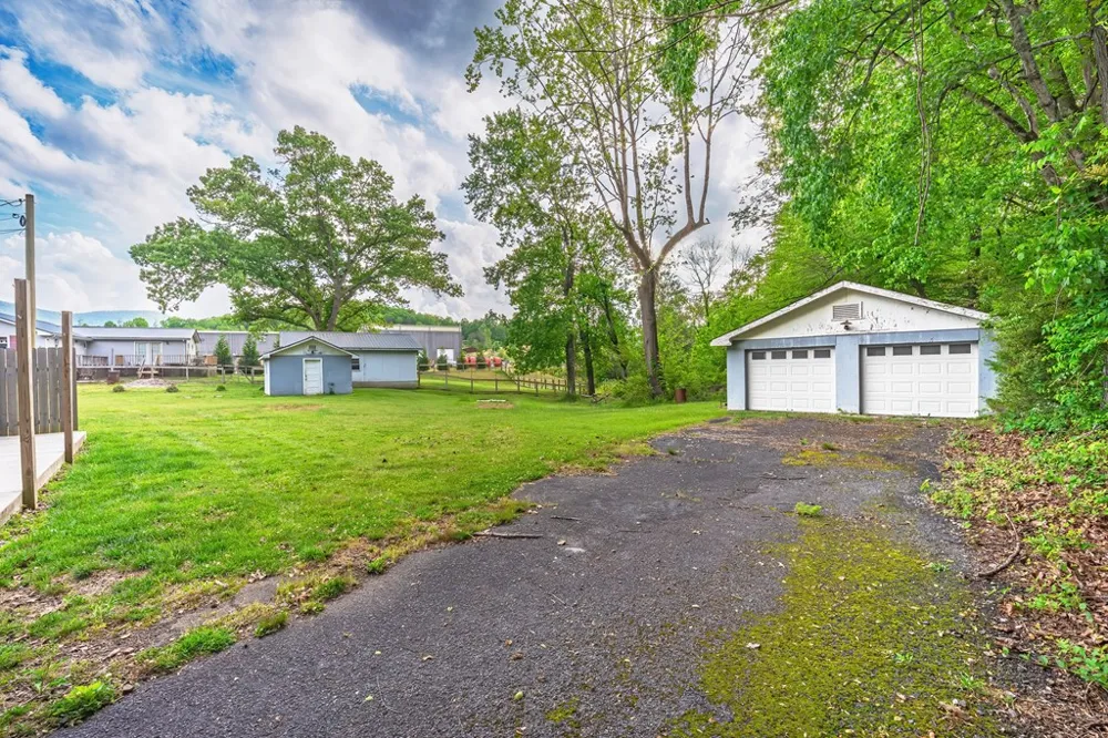 1243 Sycamore Street Young Harris, GA 30582
