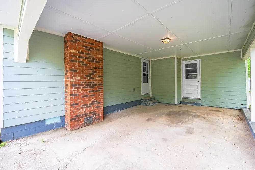1243 Sycamore Street Young Harris, GA 30582