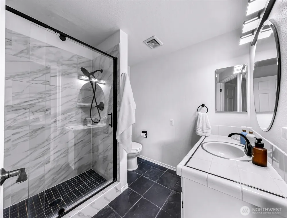 18811 SE 44th Way Issaquah, WA 98027