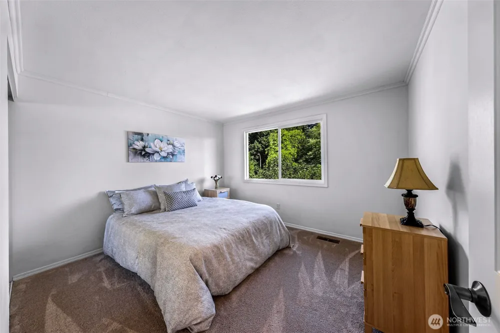 18811 SE 44th Way Issaquah, WA 98027