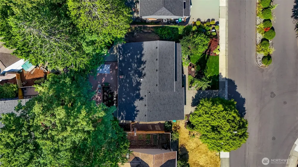 18811 SE 44th Way Issaquah, WA 98027