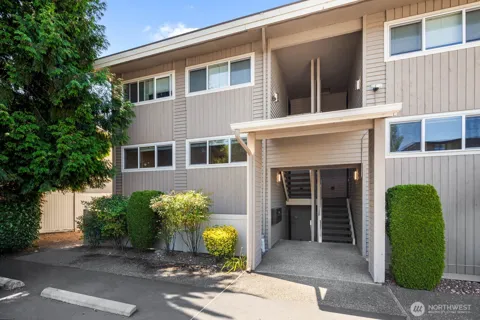725 9th Avenue S #201