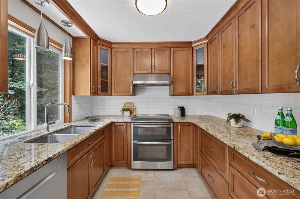 17432 Issaquah Hobart Road SE Issaquah, WA 98027