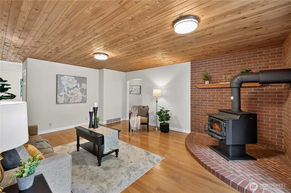 17432 Issaquah Hobart Road SE Issaquah, WA 98027