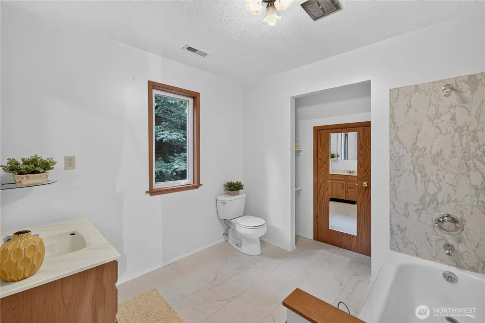 17432 Issaquah Hobart Road SE Issaquah, WA 98027