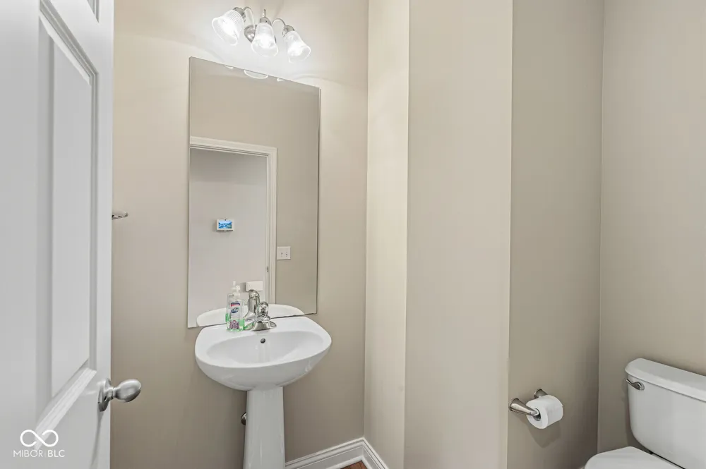 613 Hummingbird Drive Brownsburg, IN 46112