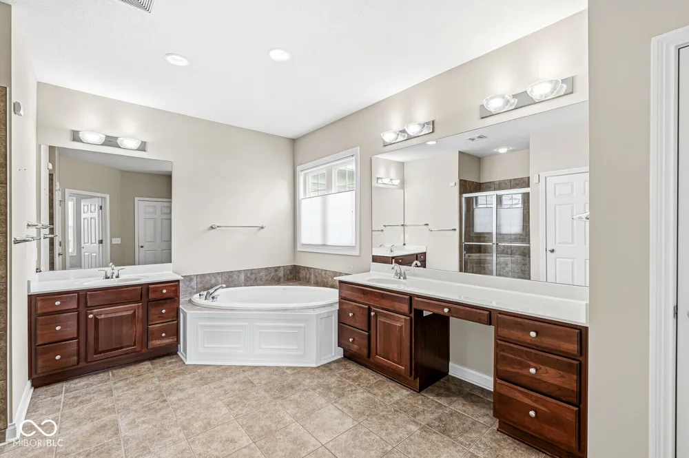 613 Hummingbird Drive Brownsburg, IN 46112