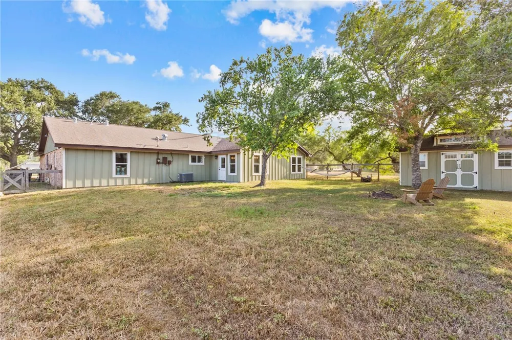 332 Elm Riviera, TX 78379