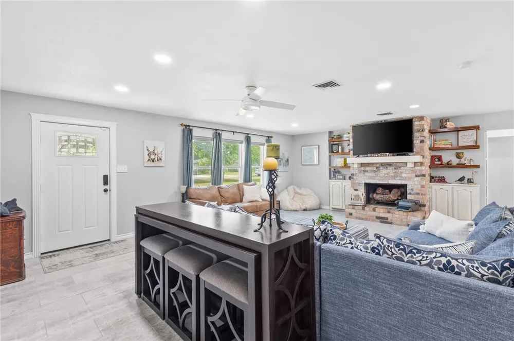 332 Elm Riviera, TX 78379