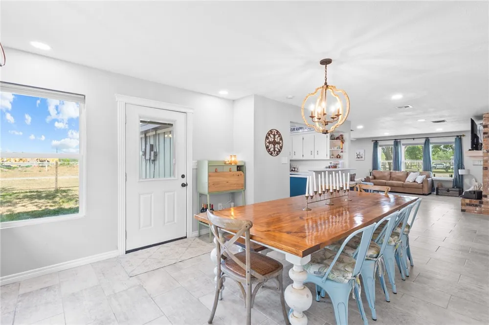 332 Elm Riviera, TX 78379