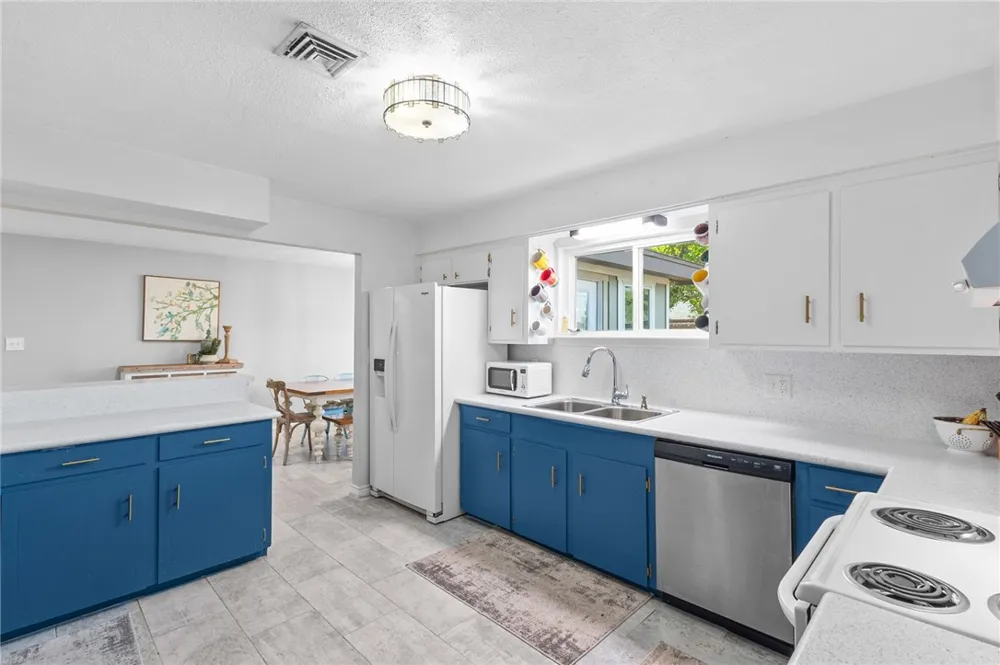 332 Elm Riviera, TX 78379