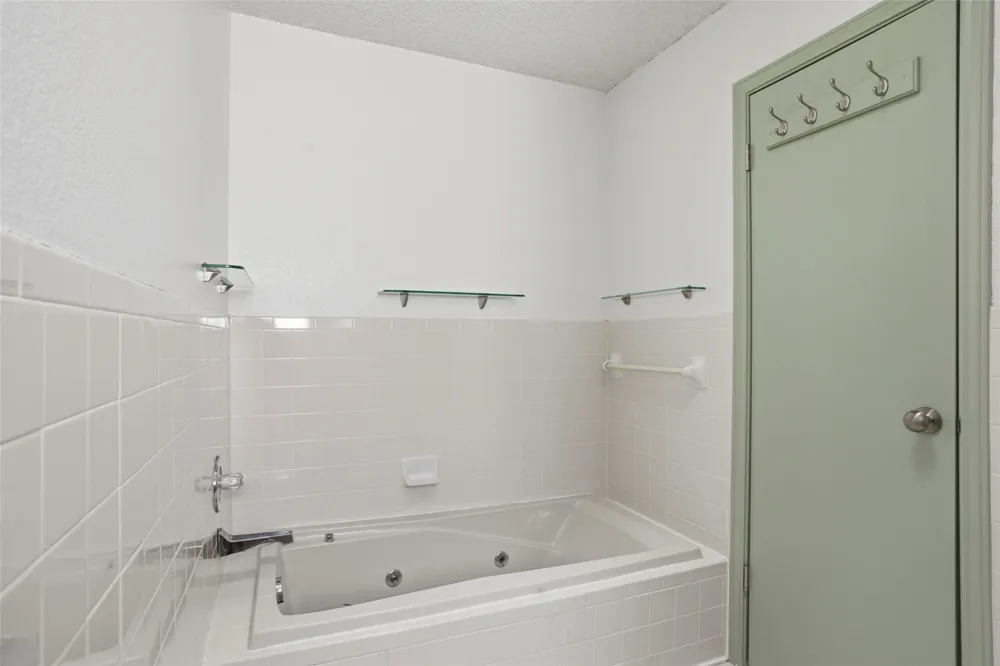 6409 Country Day Trail Benbrook, TX 76132