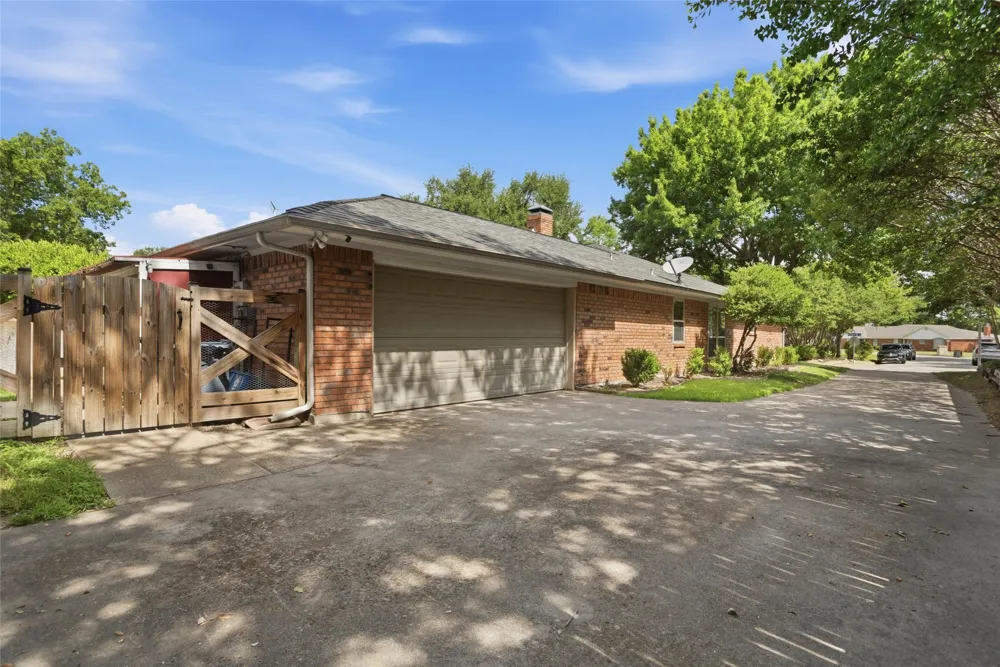 6409 Country Day Trail Benbrook, TX 76132