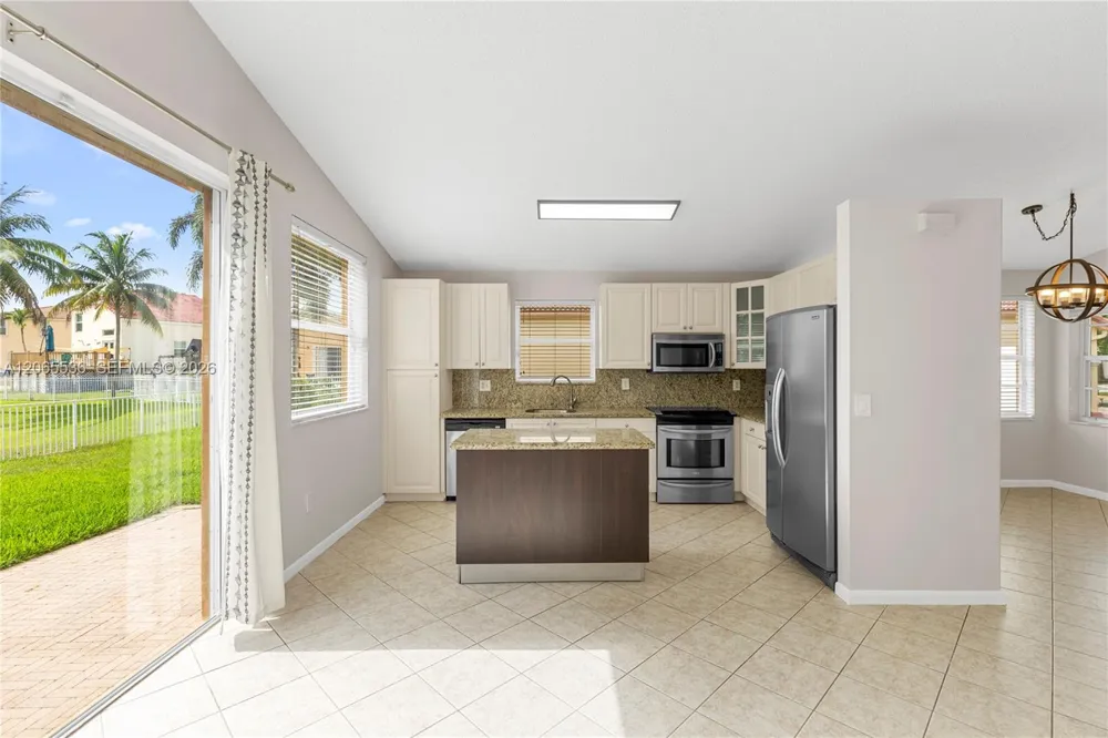 363 NW 158th Ave Pembroke Pines, FL 33028