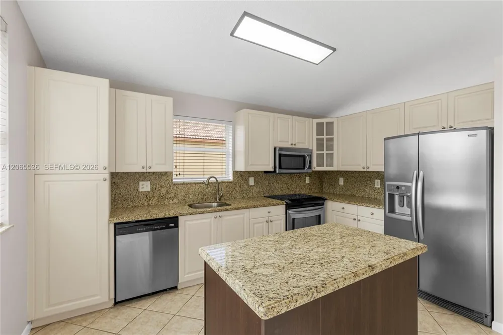 363 NW 158th Ave Pembroke Pines, FL 33028