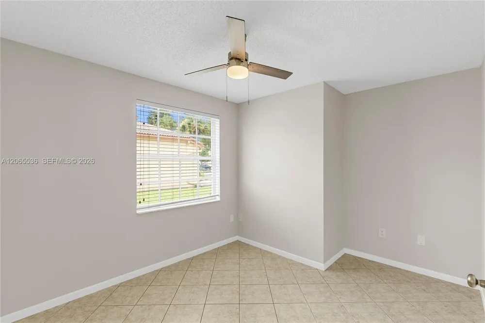 363 NW 158th Ave Pembroke Pines, FL 33028