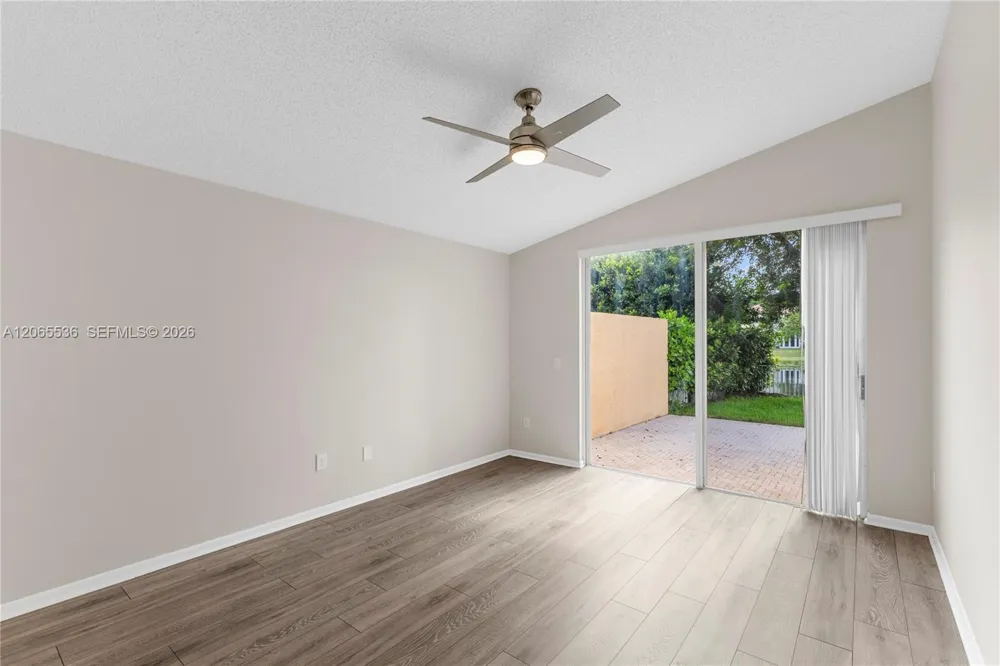 363 NW 158th Ave Pembroke Pines, FL 33028