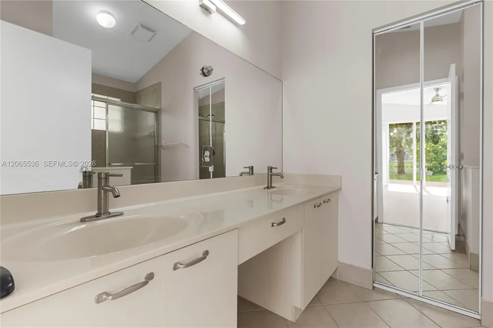 363 NW 158th Ave Pembroke Pines, FL 33028