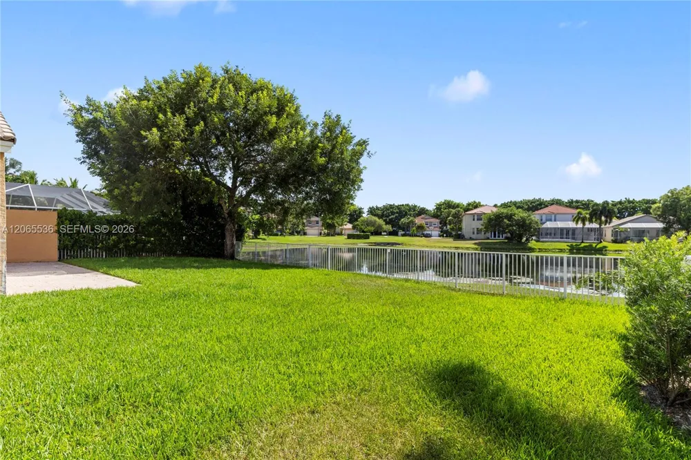 363 NW 158th Ave Pembroke Pines, FL 33028