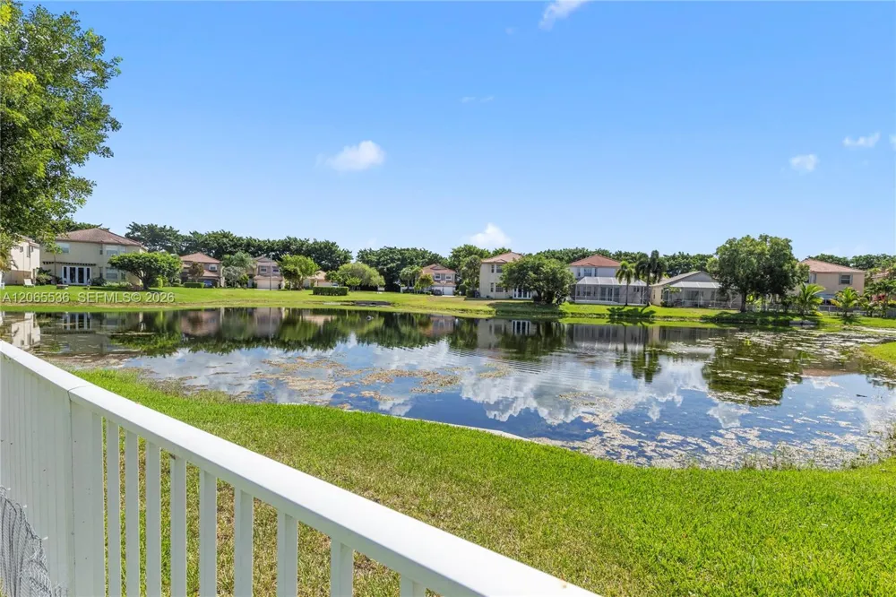 363 NW 158th Ave Pembroke Pines, FL 33028