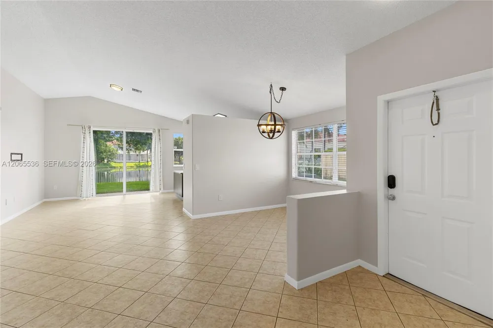 363 NW 158th Ave Pembroke Pines, FL 33028