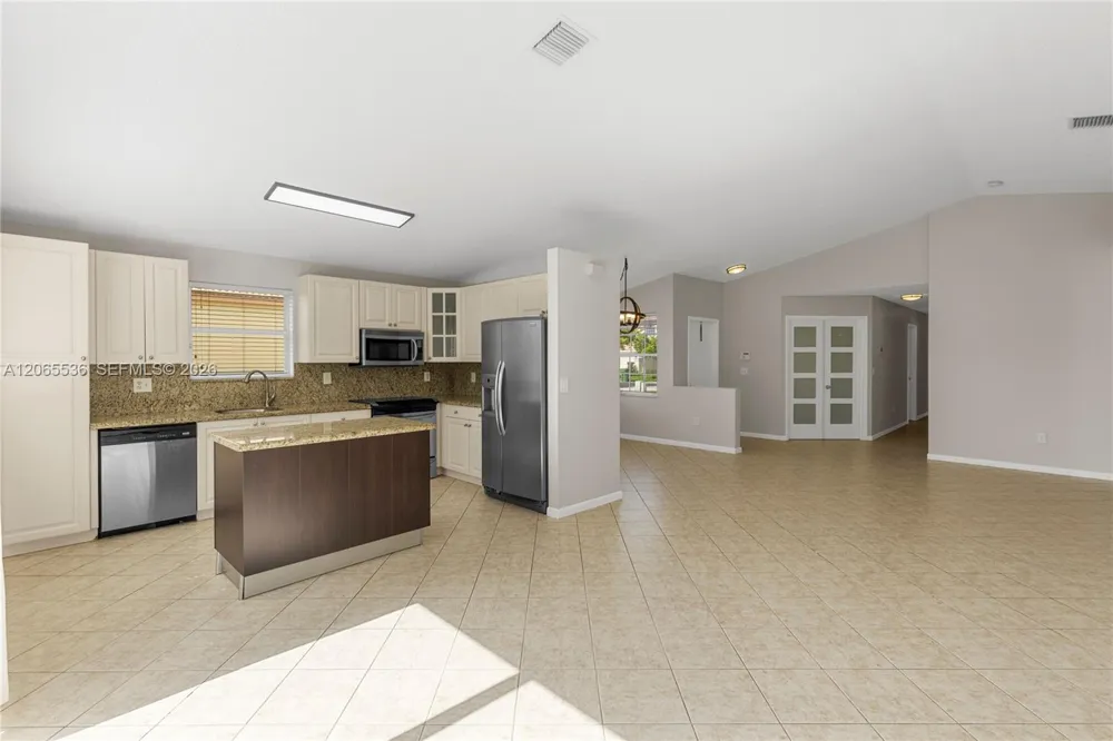 363 NW 158th Ave Pembroke Pines, FL 33028