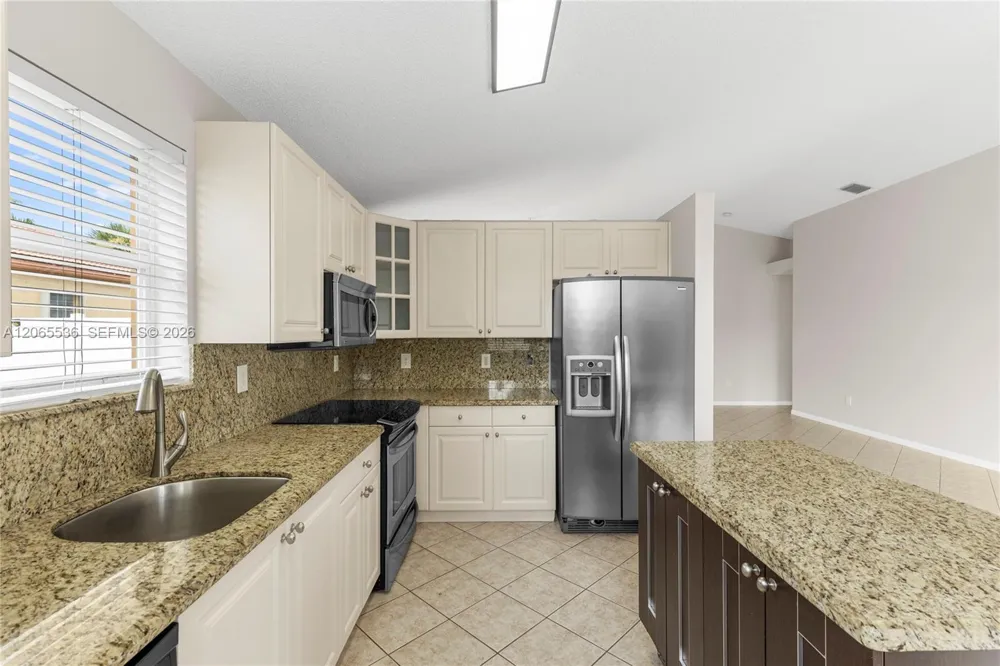 363 NW 158th Ave Pembroke Pines, FL 33028