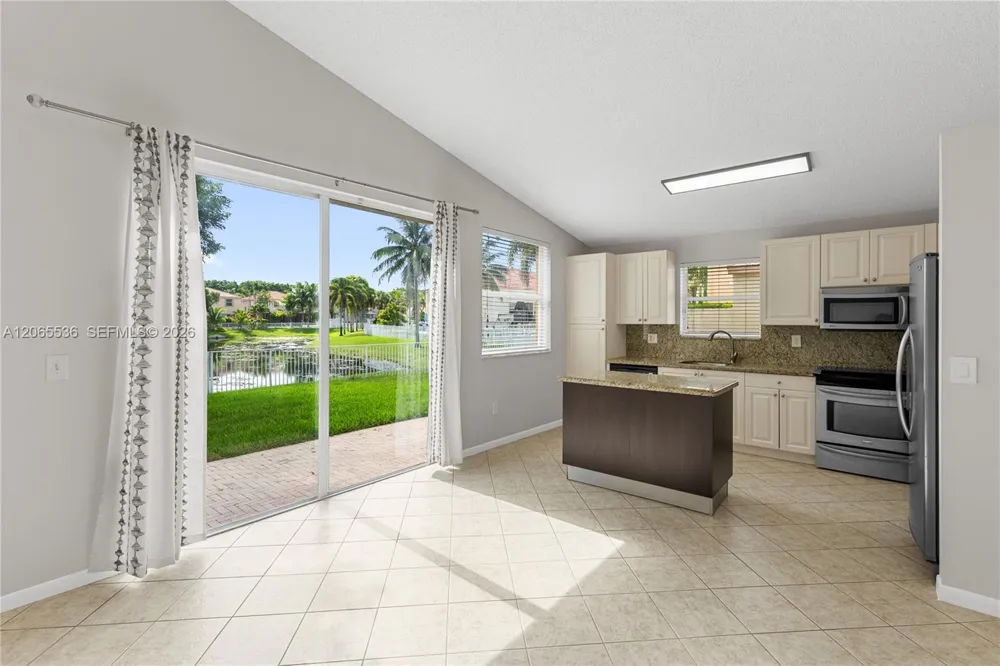363 NW 158th Ave Pembroke Pines, FL 33028