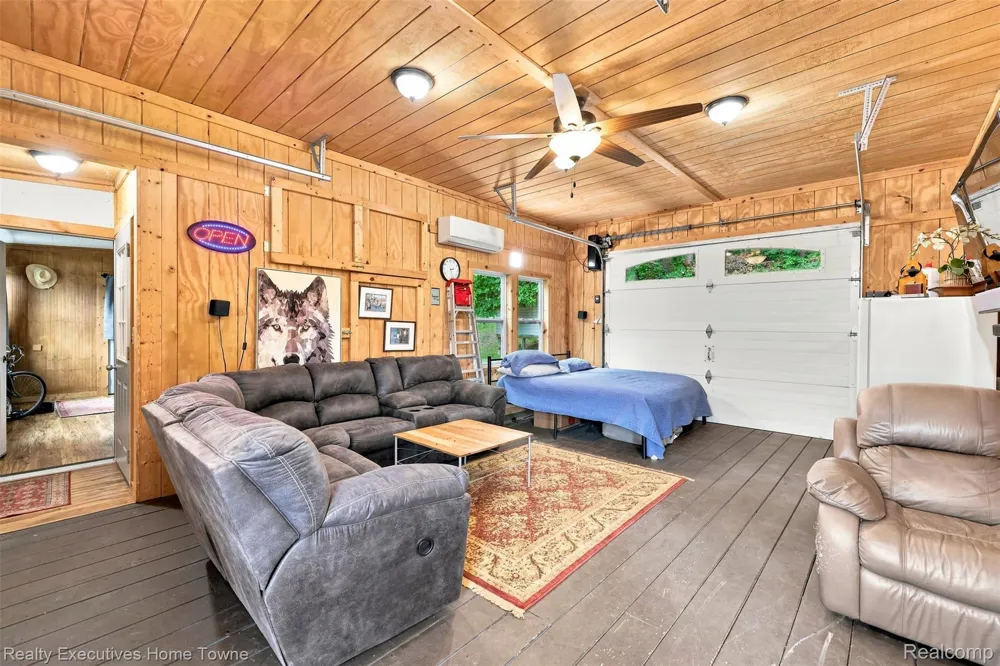 2665 Geneva Lake Drive Wayland Township, MI 49344