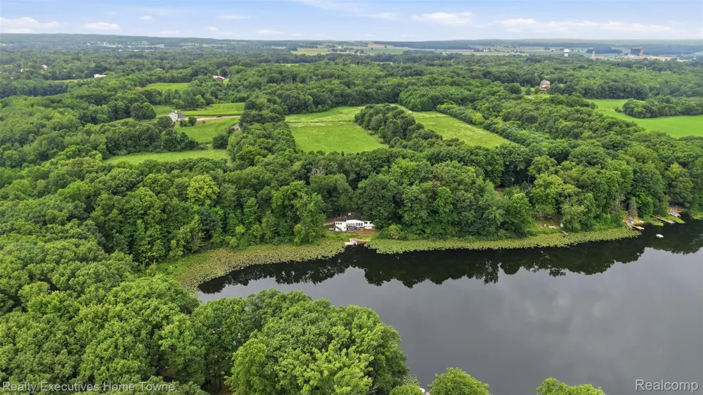 2665 Geneva Lake Drive Wayland Township, MI 49344