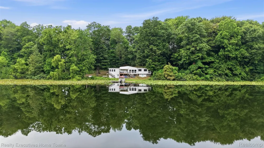 2665 Geneva Lake Drive Wayland Township, MI 49344