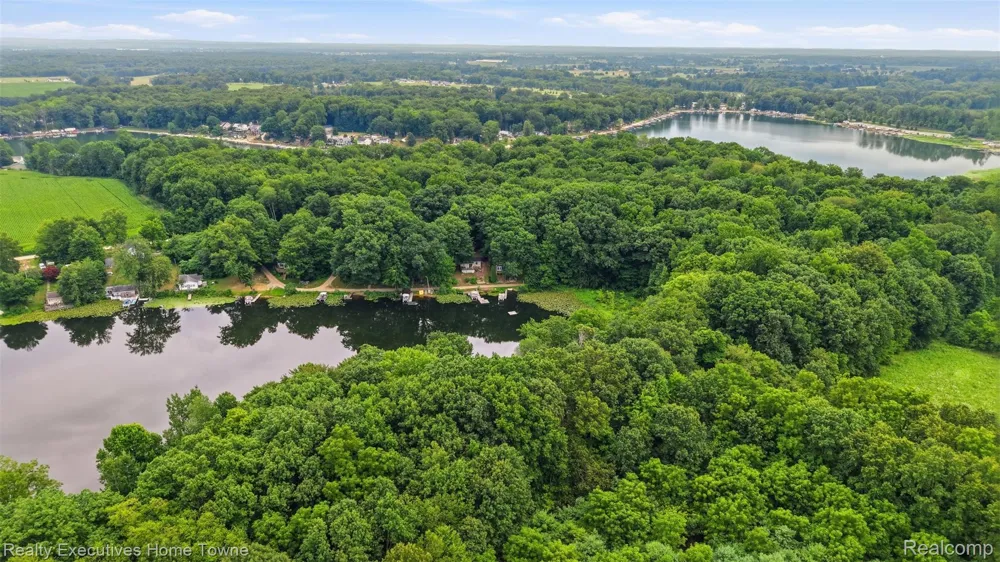 2665 Geneva Lake Drive Wayland Township, MI 49344